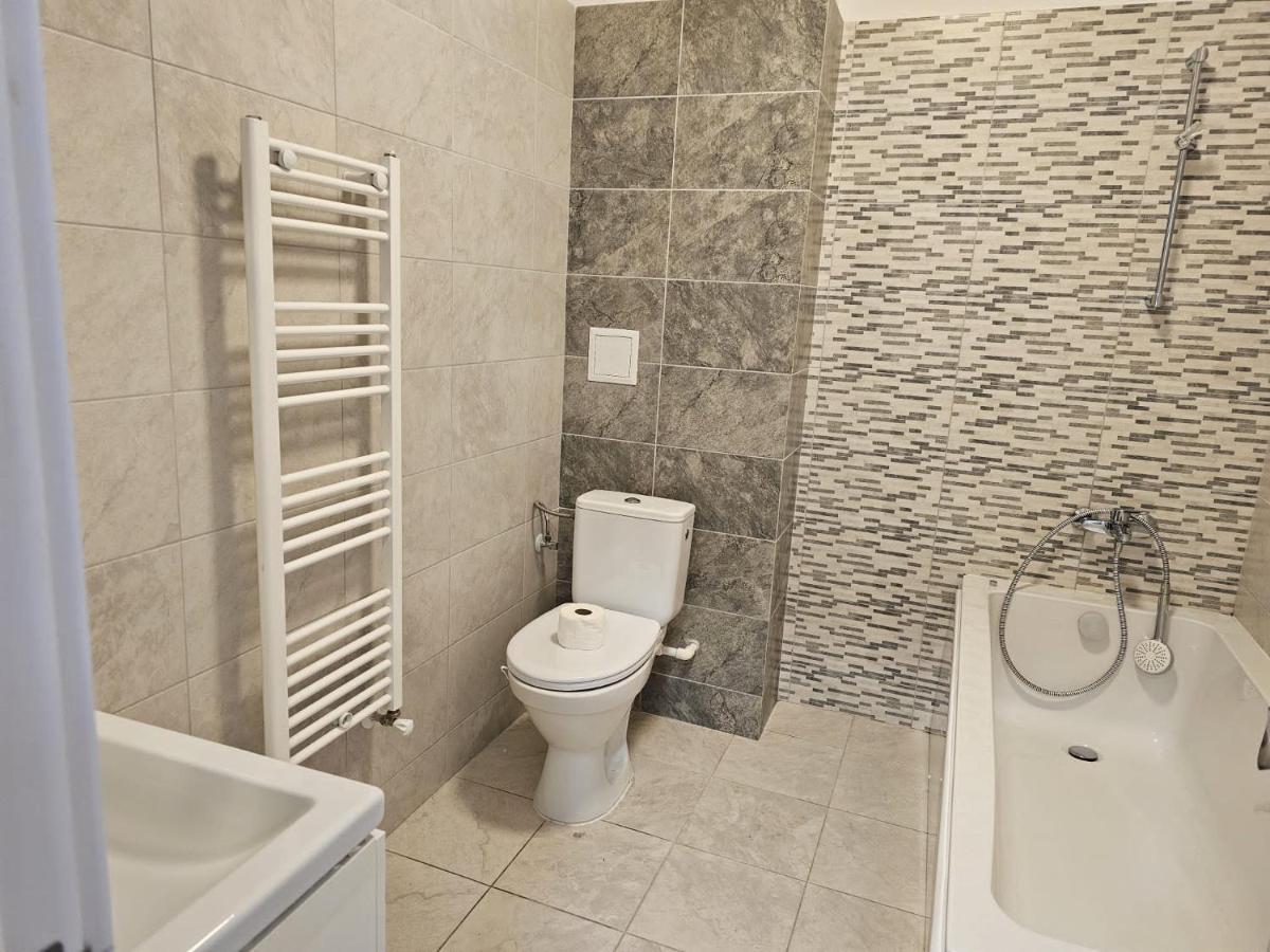Astero Apartments Premium Accomodation Iasi Exterior foto